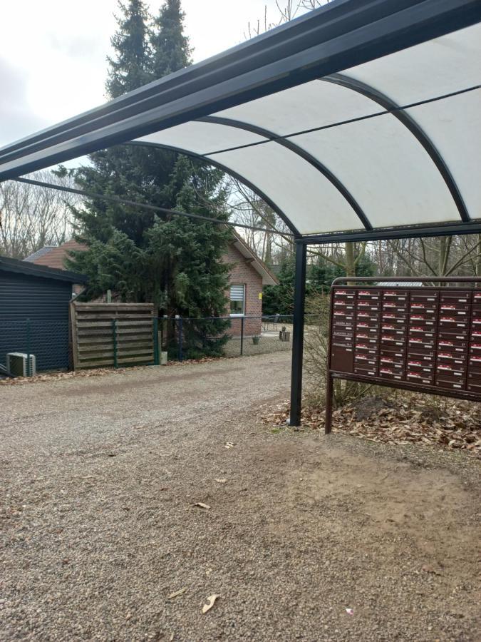 El Bosque Villa Dilsen Stokkem Bagian luar foto